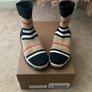 Burberry kids shoes